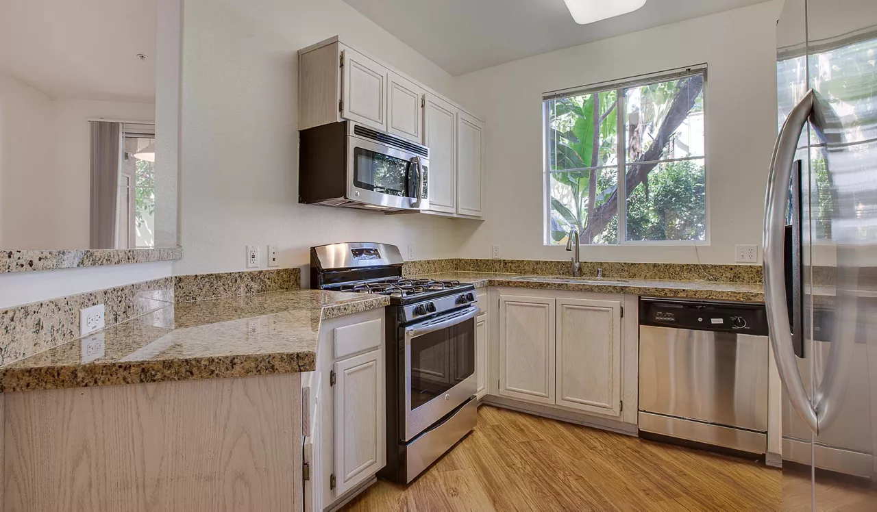 Villas at Park La Brea - Los Angeles, CA - Kitchen