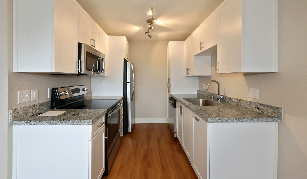 Pacifica Park Apartments - Pacifica, CA - Kitchen