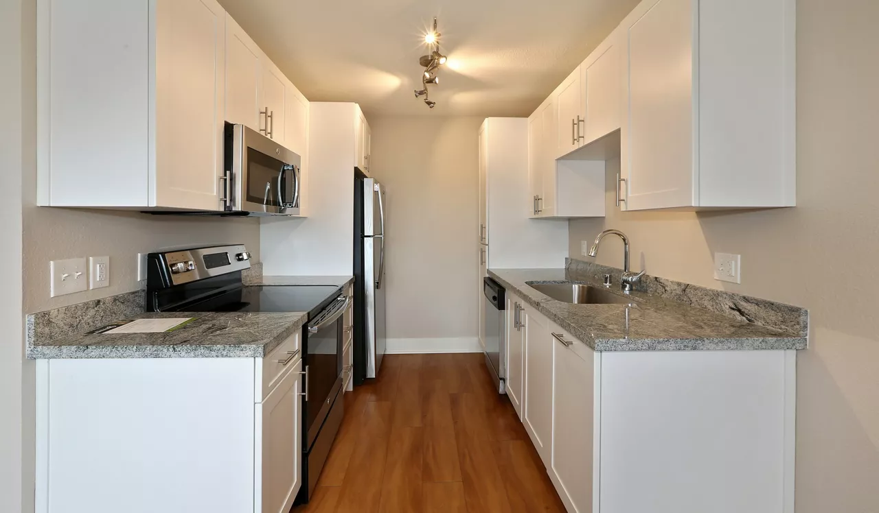 Pacifica Park Apartments - Pacifica, CA - Kitchen