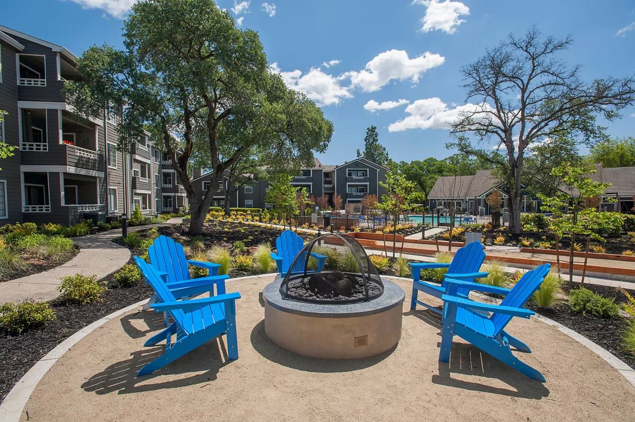 Firepit Lounge