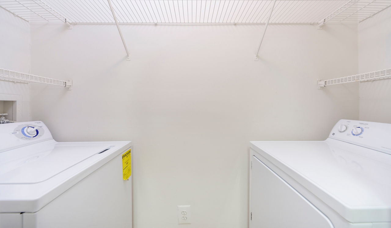 Shenandoah Crossing - Fairfax, VA - Laundry