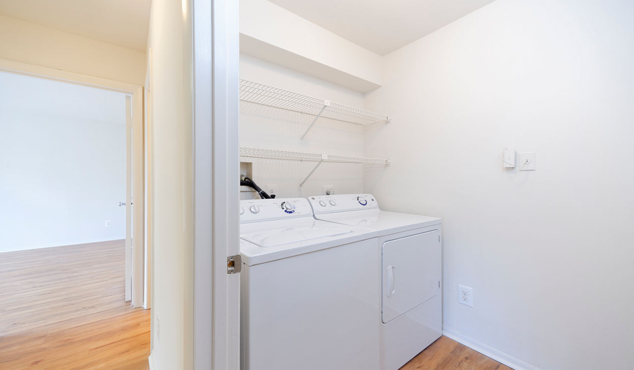 Shenandoah Crossing - Fairfax, VA - Laundry