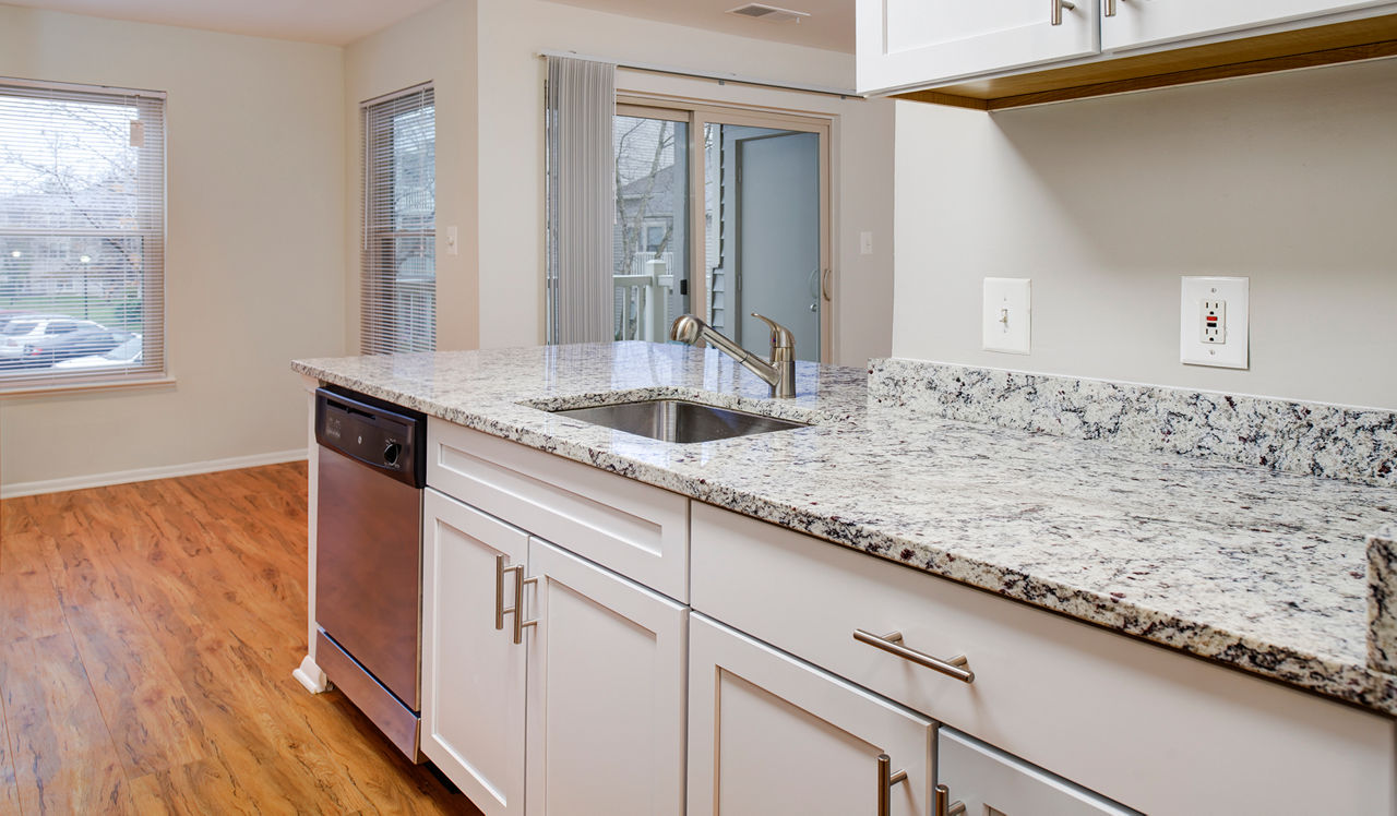 Shenandoah Crossing - Fairfax, VA - Kitchen