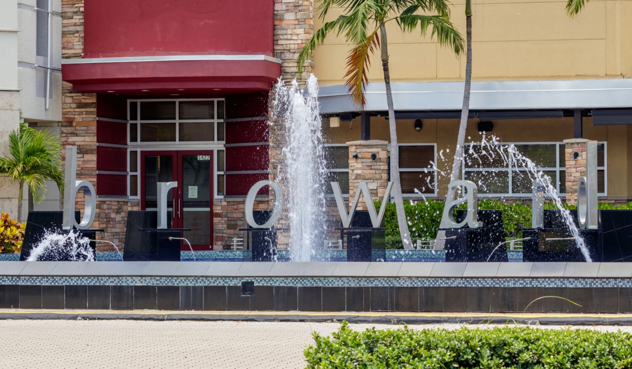 Plantation Gardens - Plantation, FL - Broward Mall.<p style="text-align: center;">&nbsp;</p>
<p style="text-align: center;">With over 115 retail stores, Broward Mall is your go-to for all your shopping needs and is just a 5 minute drive away.</p>
