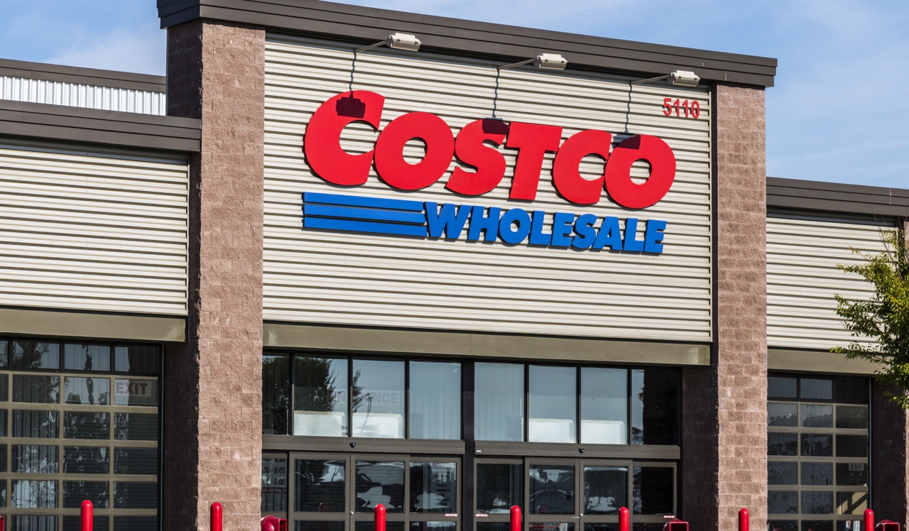 2200 Grace - Lombard, IL - Costco.<p style="text-align: center;">&nbsp;</p>
<p style="text-align: center;">Costco, Target, Trader Joe's and several other grocers nearby.</p>
