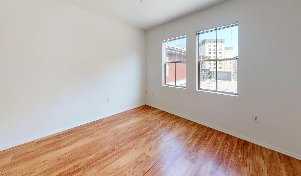 Palazzo East - Los Angeles, CA - bedroom