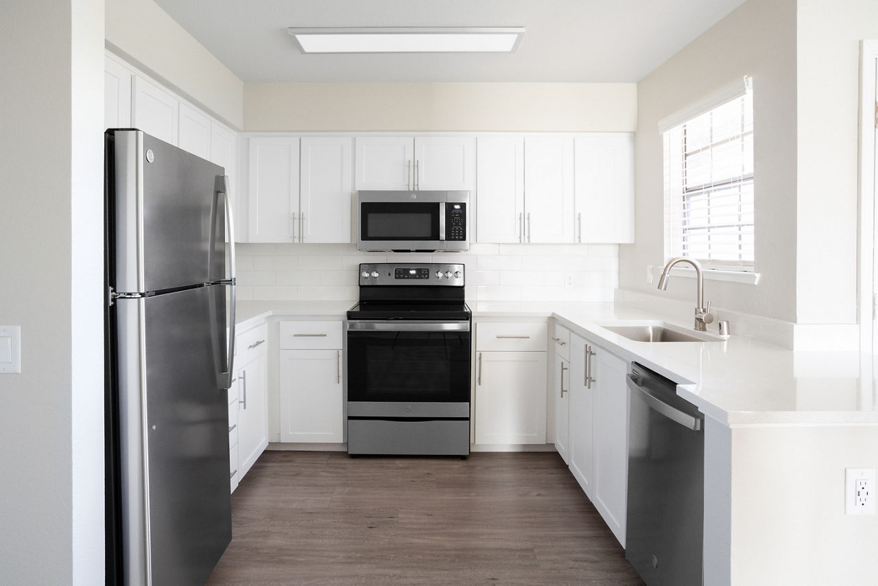 Slate Creek - Roseville, CA - Kitchen