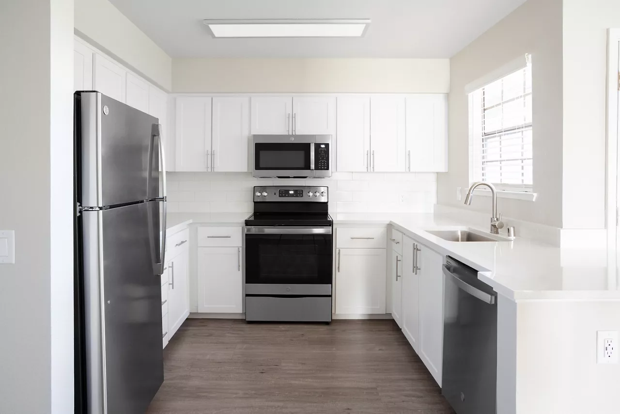 Slate Creek - Roseville, CA - kitchen