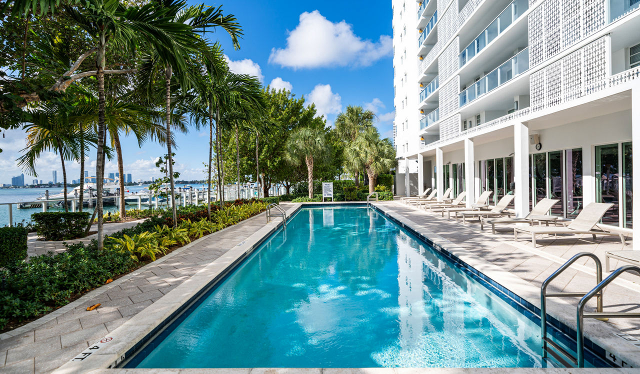 Southgate Towers - Miami, FL - pool