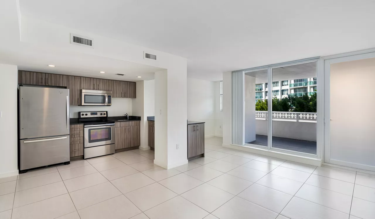 Southgate Towers - Miami, FL - Kitchen