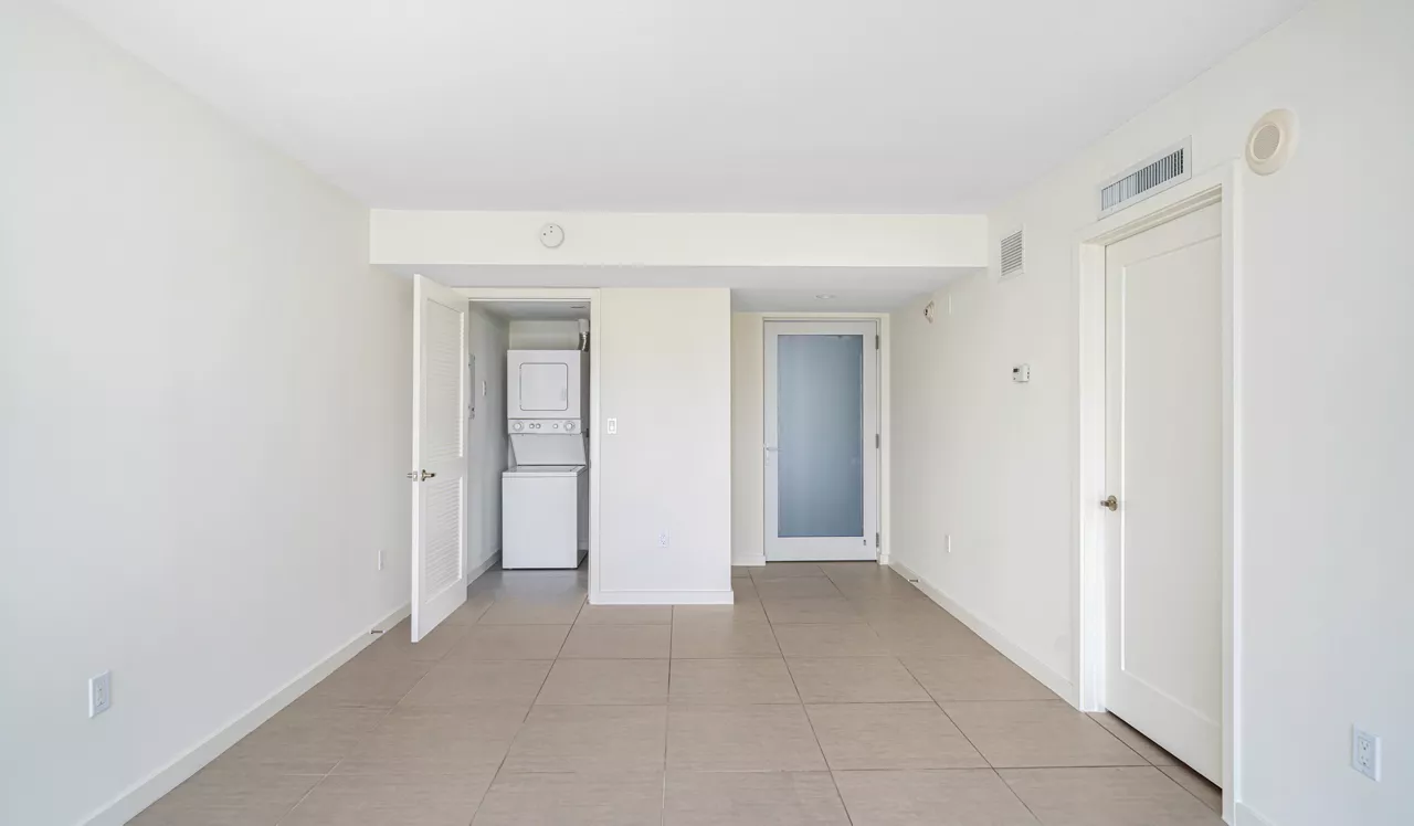 Southgate Towers - Miami, FL - Bedroom