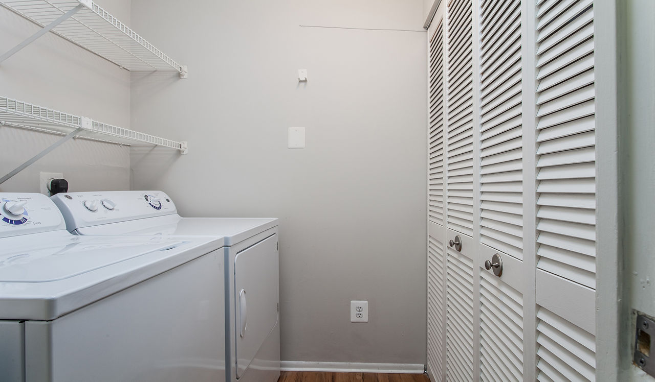 Shenandoah Crossing - Fairfax, VA - Laundry