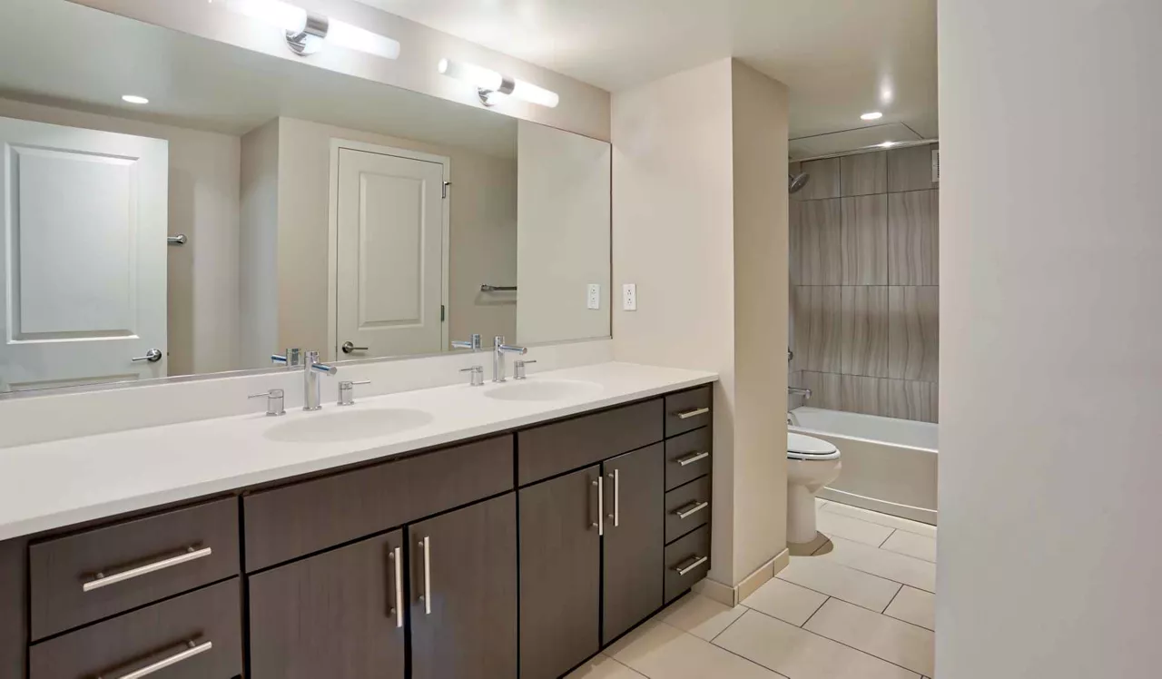 The Sterling - Philadelphia, PA - Bathroom
