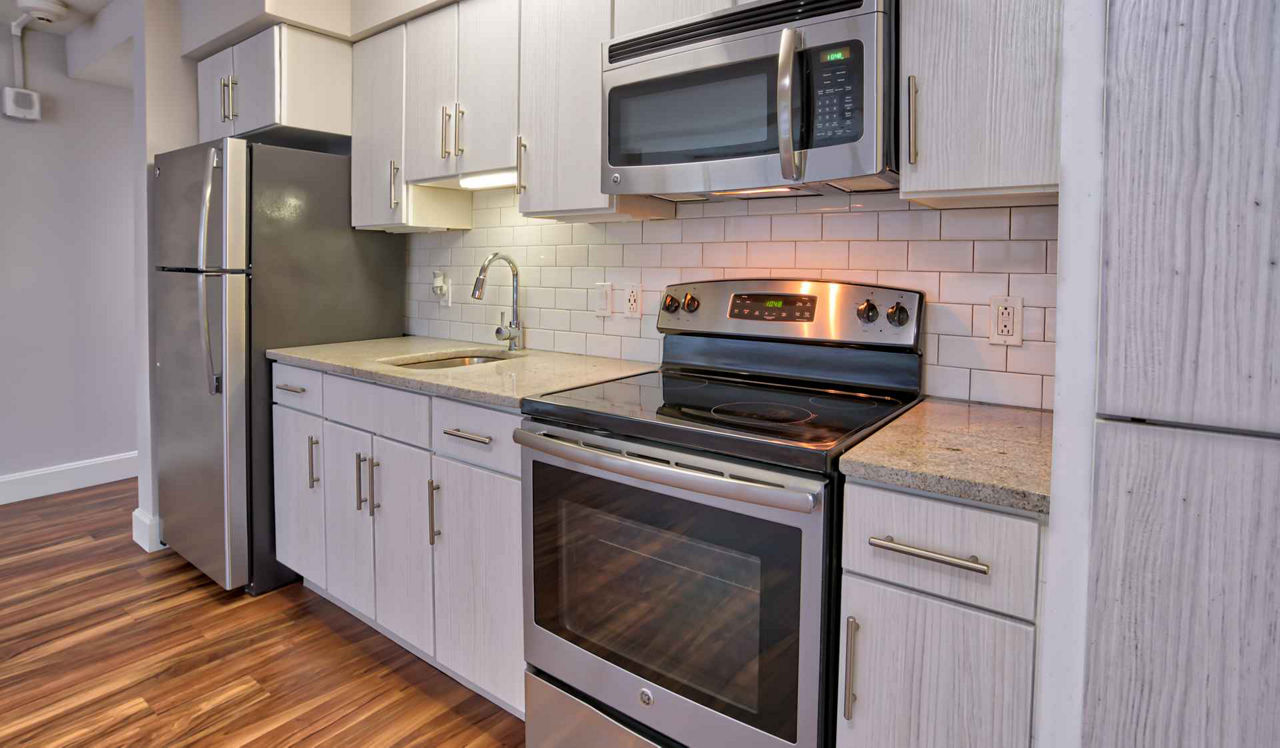 Sterling Apartment Homes - Philadelphia, PA - Kitchen