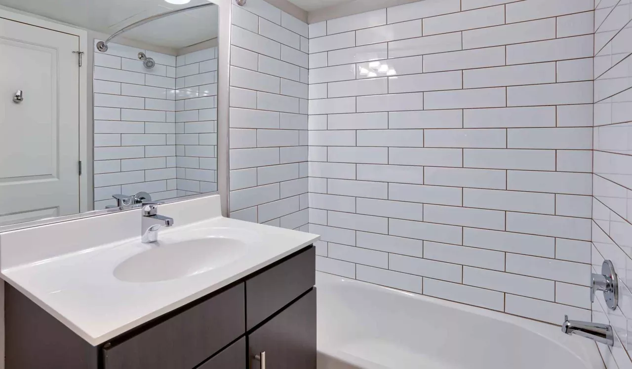 Sterling Apartments - Philadelphia, PA - Bath