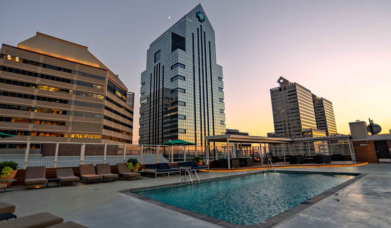 The Sterling Apartment Homes - Philadelphia, PA - Rooftop pool