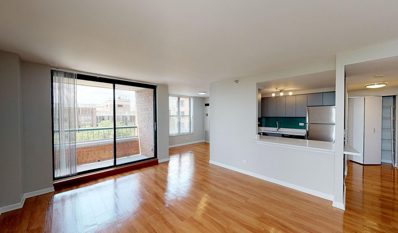 Evanston Place - Evanston, IL - Living Room