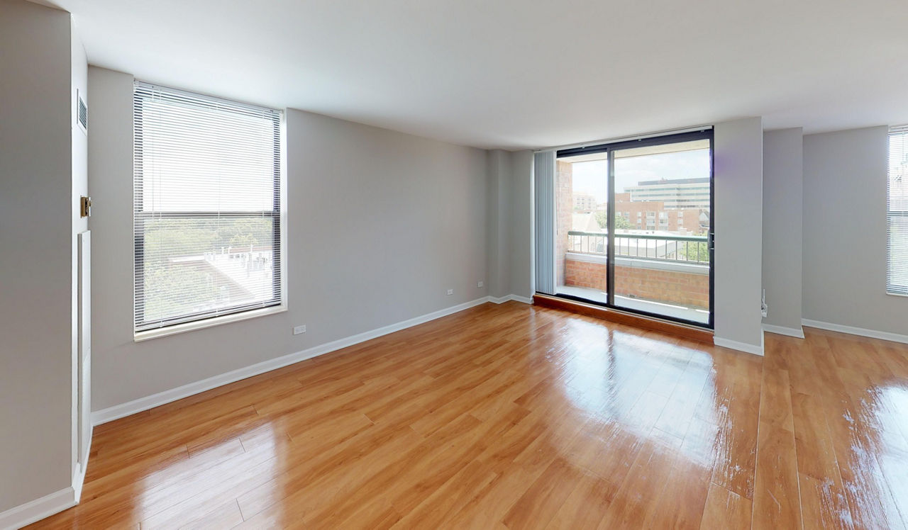 Evanston Place - Evanston, IL - Living Room
