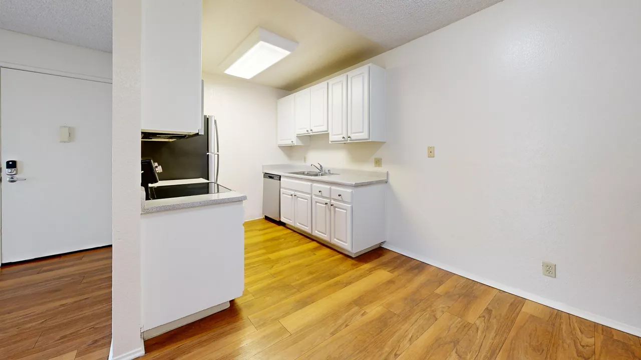 Mariners Cove Apartments - San Diego, CA - dining room