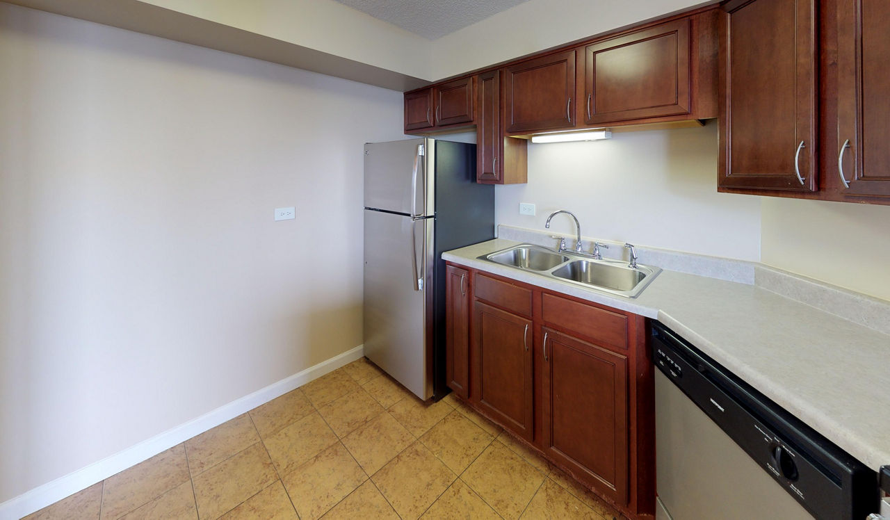 Evanston Place - Evanston, IL - Kitchen