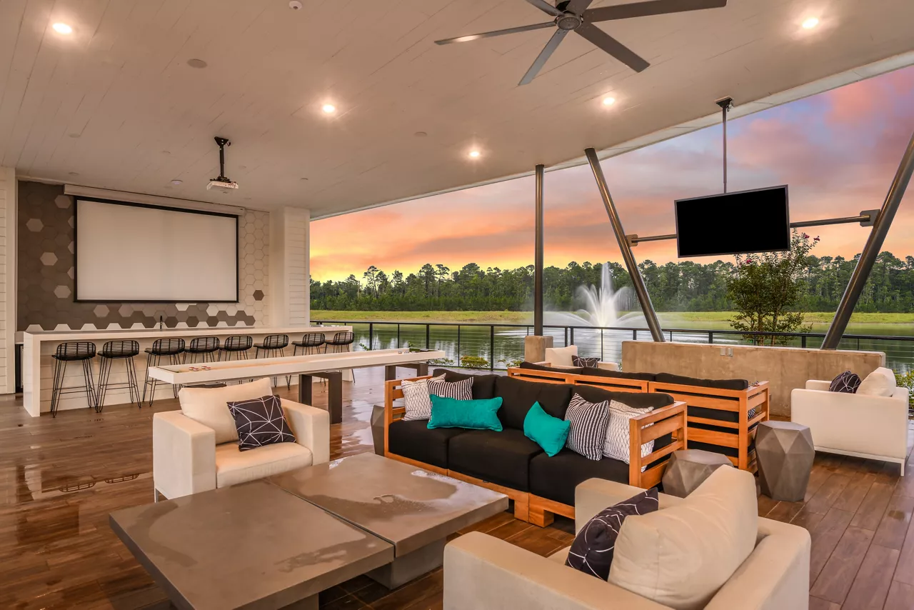 The Menlo - Outdoor Lounge