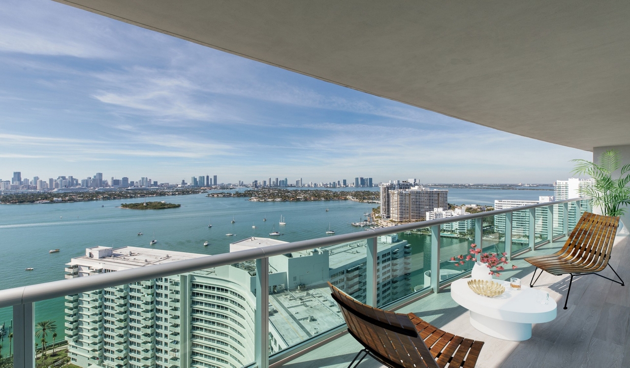 Flamingo South Beach - Miami, FL - Balcony and bay view