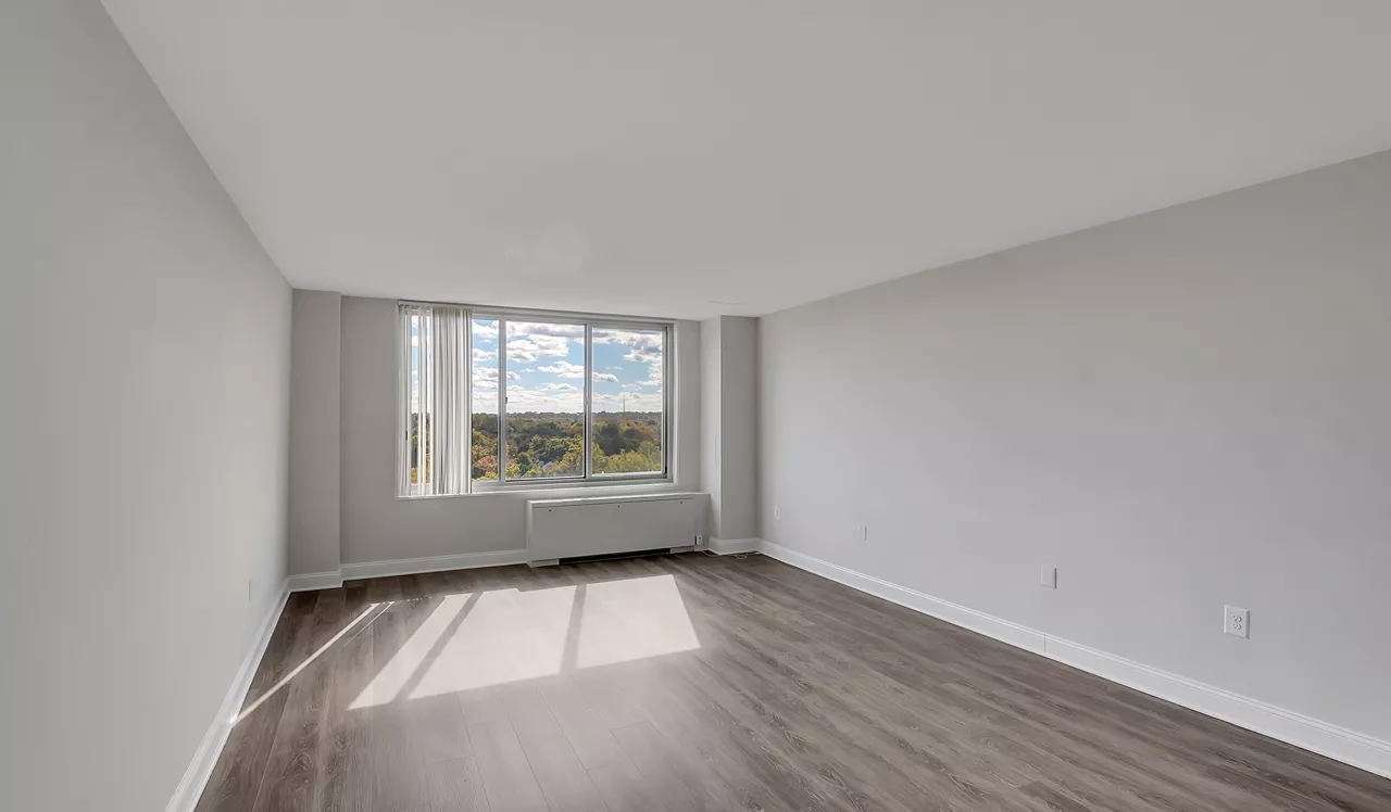 Willard Towers - Chevy Chase, MD - Bedroom