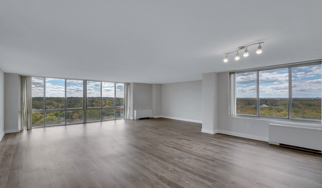 Willard Towers Apartments - Chevy Chase, MD - Living Room