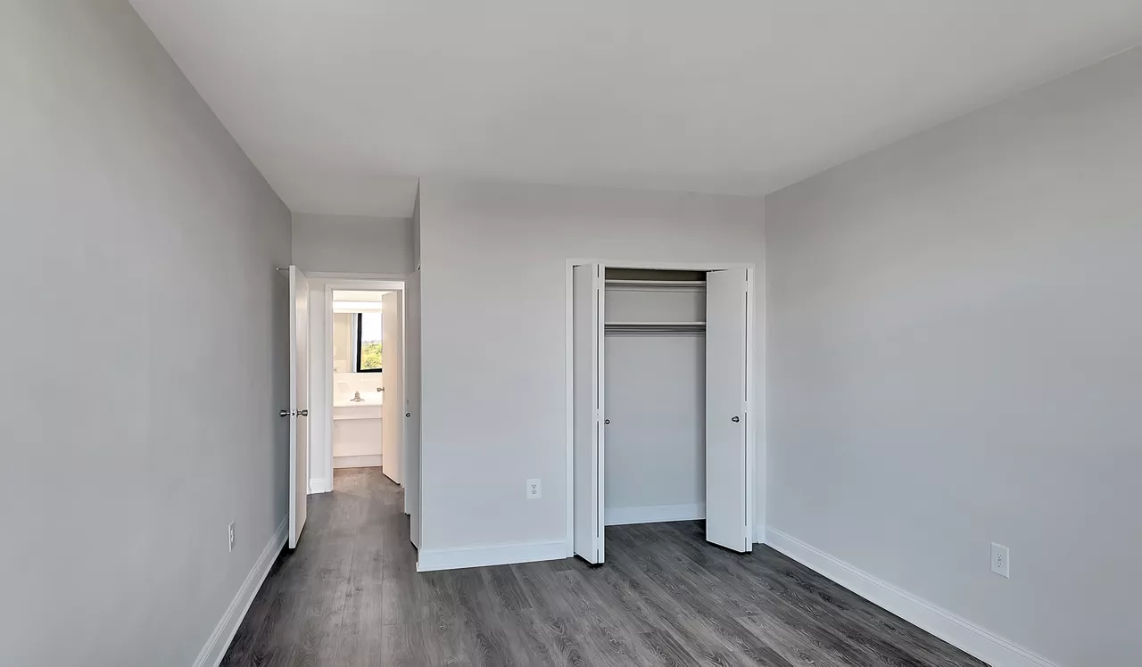 Willard Towers - Chevy Chase, MD - Bedroom