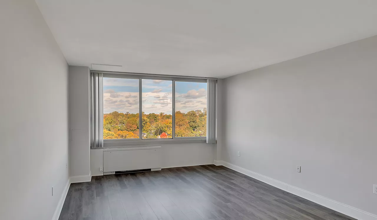 Willard Towers - Chevy Chase, MD - Bedroom