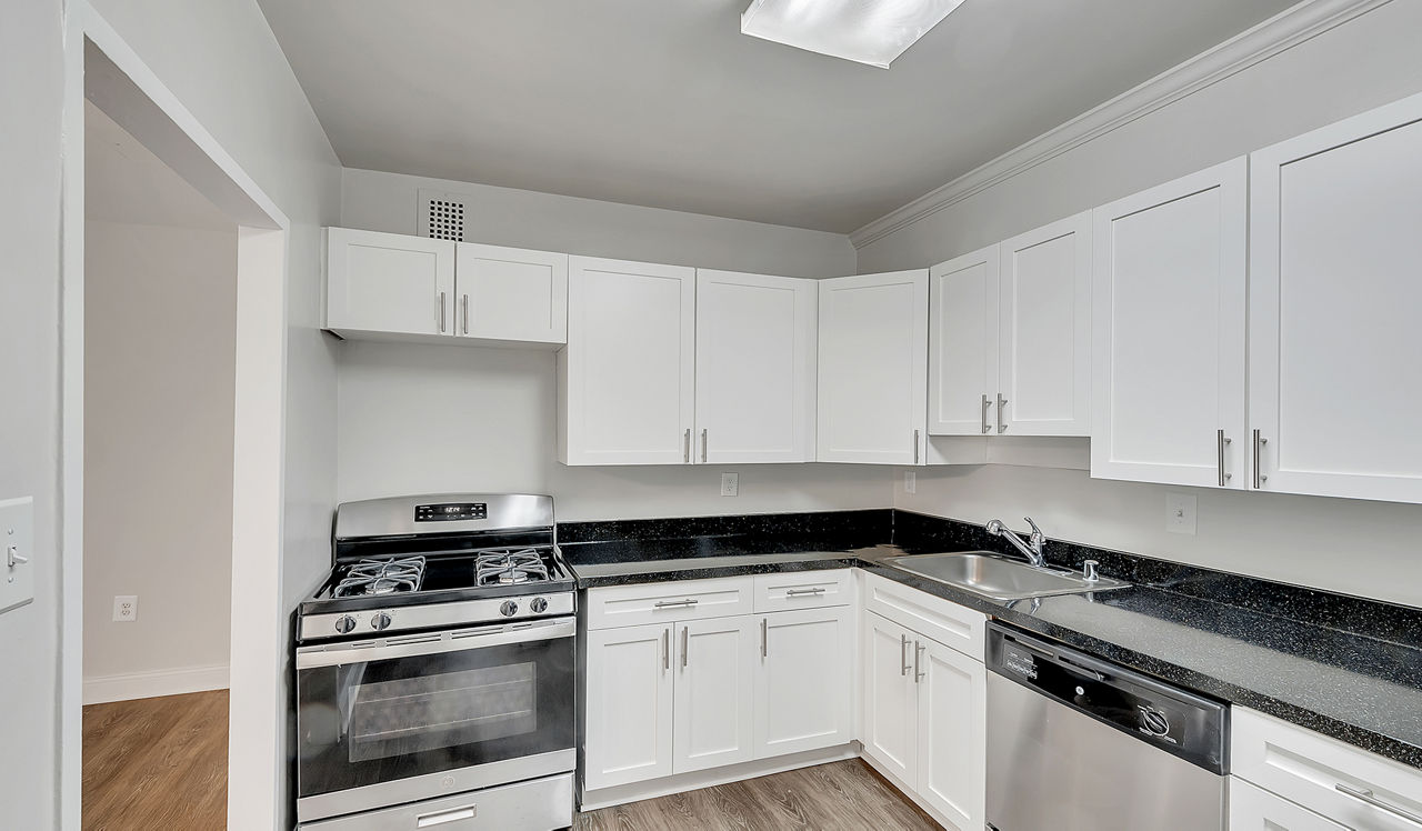 Willard Towers - Chevy Chase, MD - Kitchen