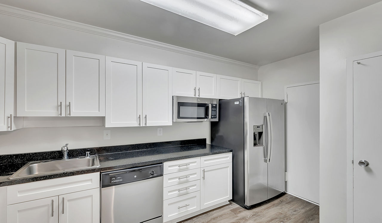 Willard Towers - Chevy Chase, MD - Kitchen