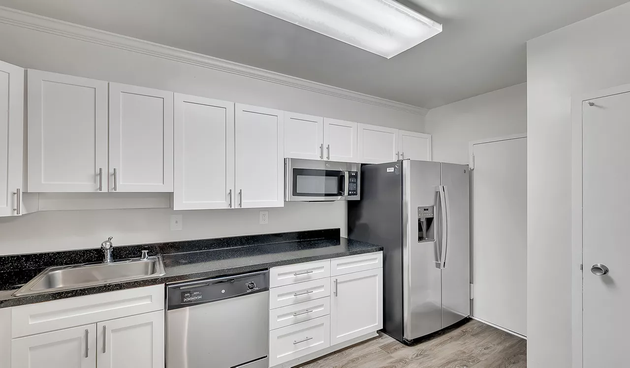 Willard Towers - Chevy Chase, MD - Kitchen