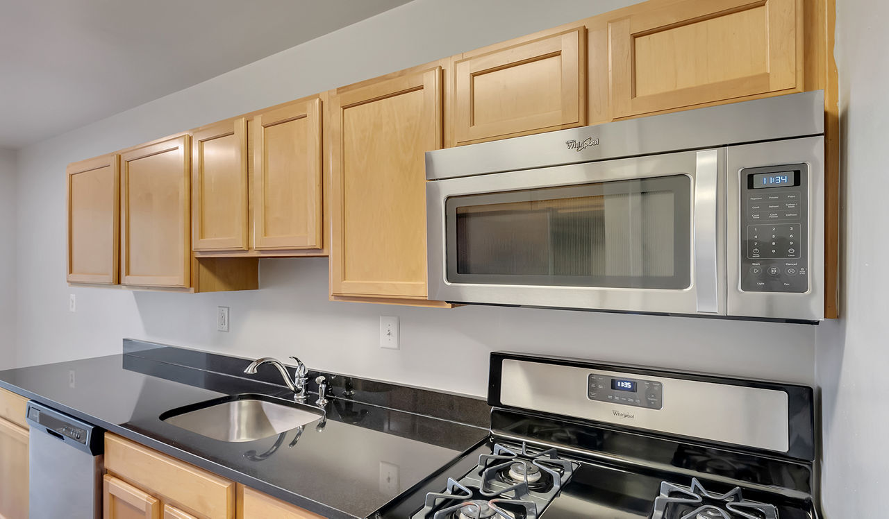 Willard Towers - Chevy Chase, MD - Kitchen