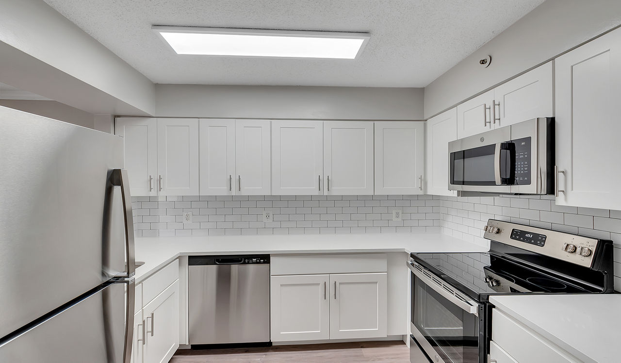 Huntington Gateway - Alexandria, VA - Interior Kitchen