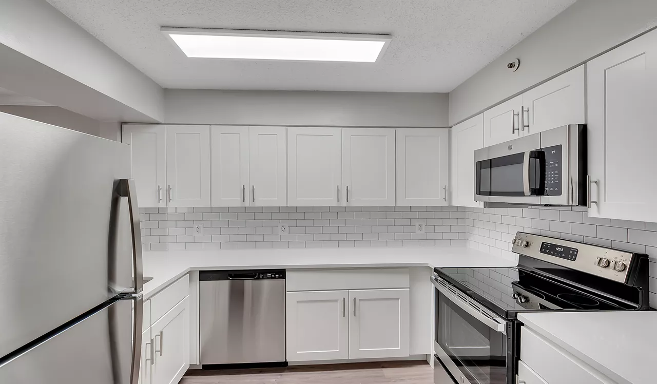 Huntington Gateway - Alexandria, VA - Interior Kitchen