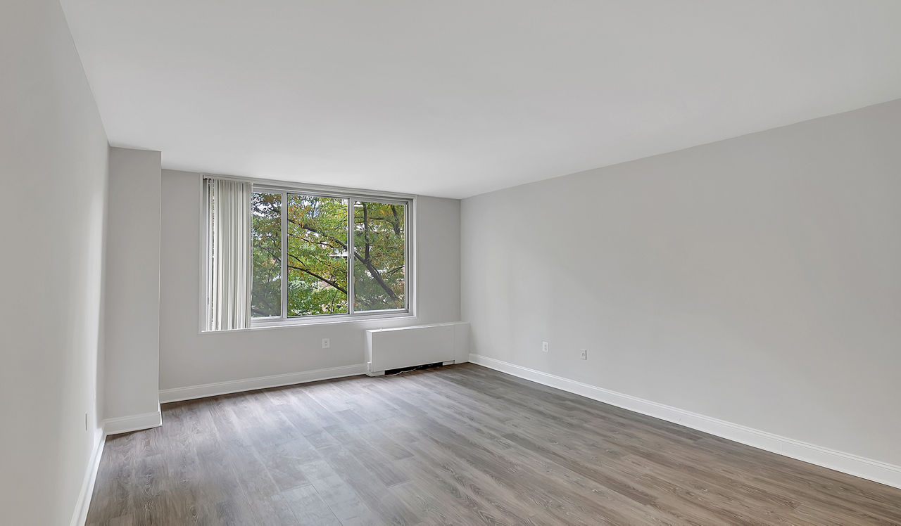 Willard Towers - Chevy Chase, MD - Bedroom
