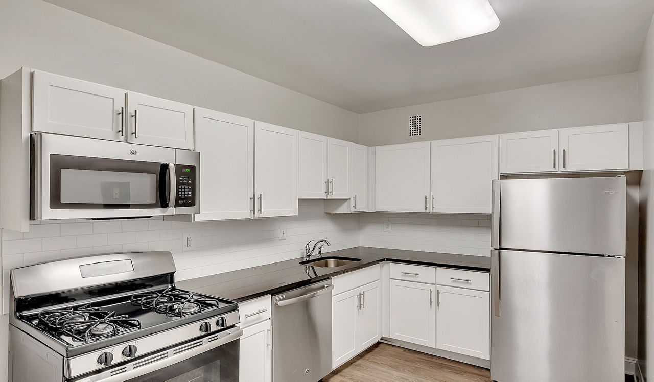 Willard Towers - Chevy Chase, MD - Kitchen
