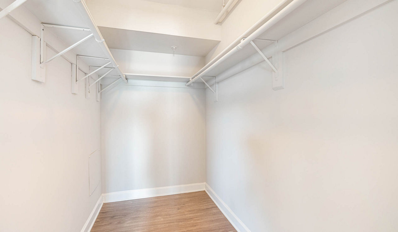 Vaughan Place - Washington, DC - Closet