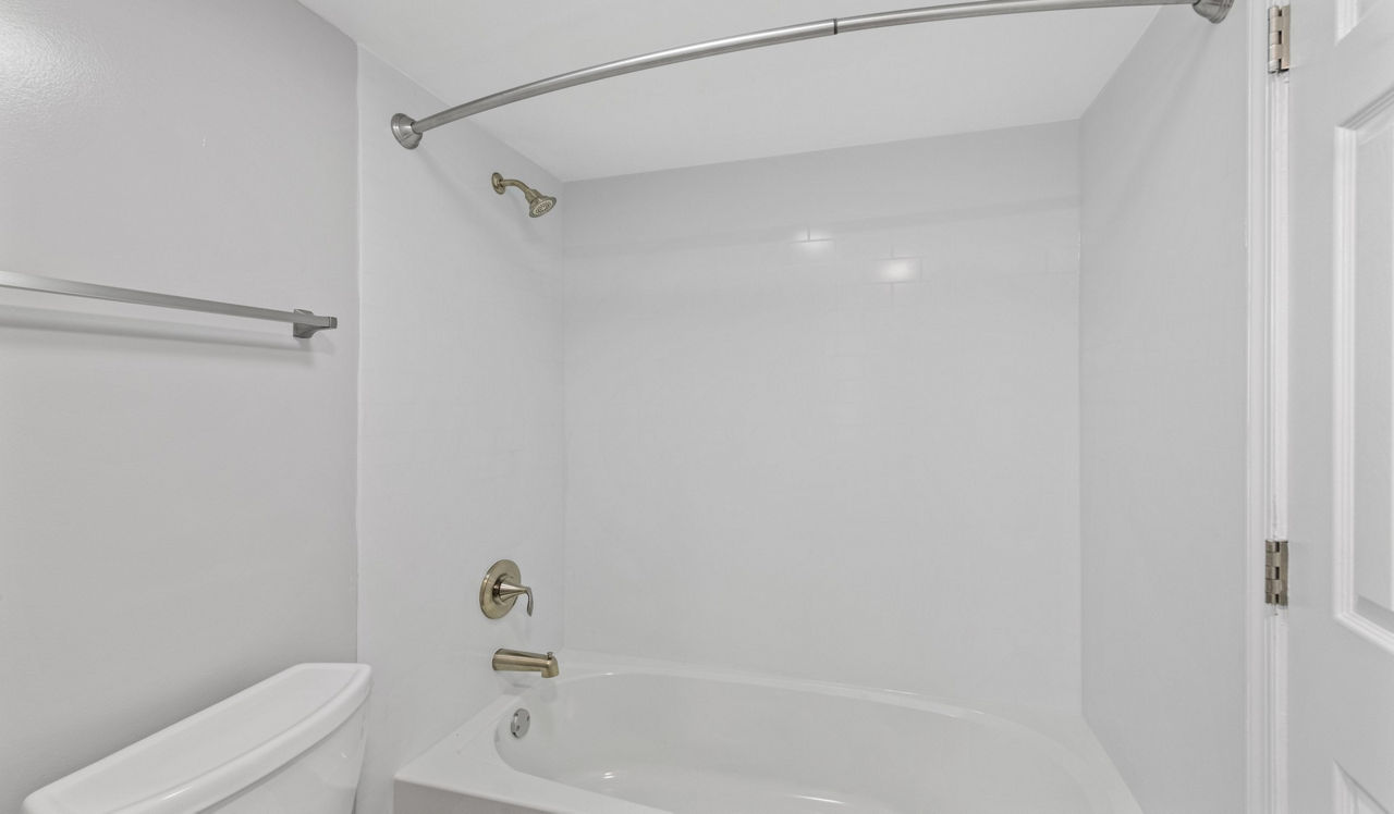 Vaughan Place - Washington, DC - Bathroom