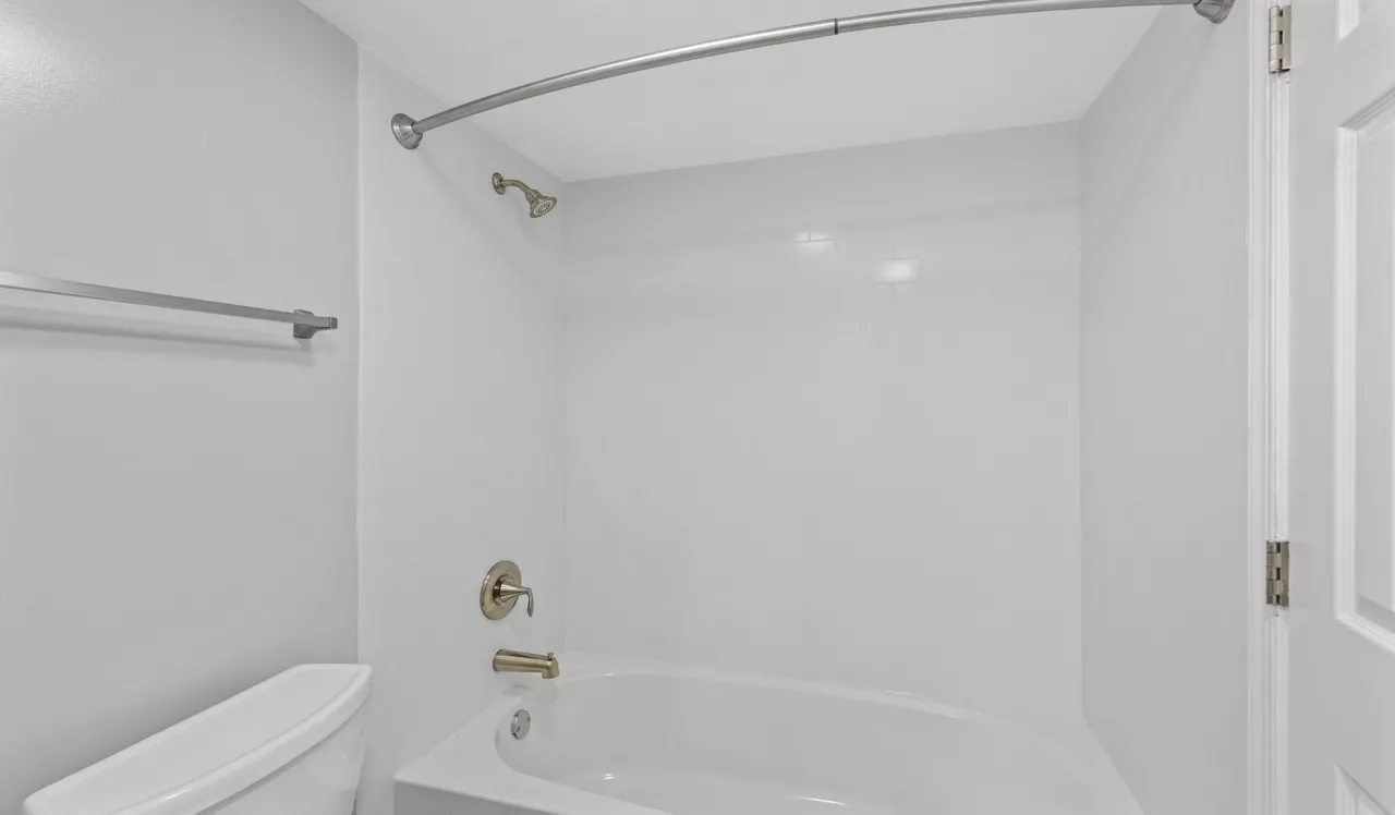 Vaughan Place - Washington, DC - Bathroom