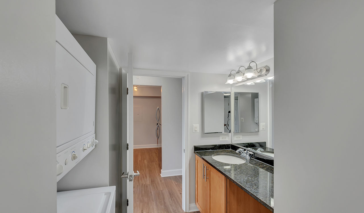 Vaughan Place - Washington, DC - Bathroom