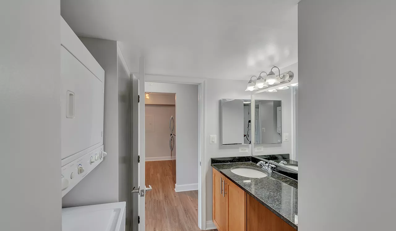 Vaughan Place - Washington, DC - Bathroom