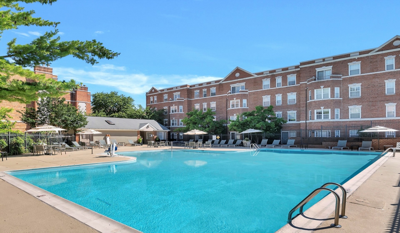 Vaughan Place - Washington, DC - Outdoor Pool