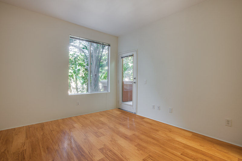 Villas at Park La Brea - Los Angeles, CA - bedroom