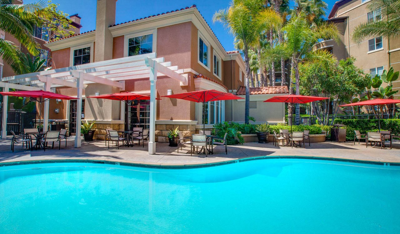 The Villas at Park la Brea - Los Angeles, CA - Swimming Pool