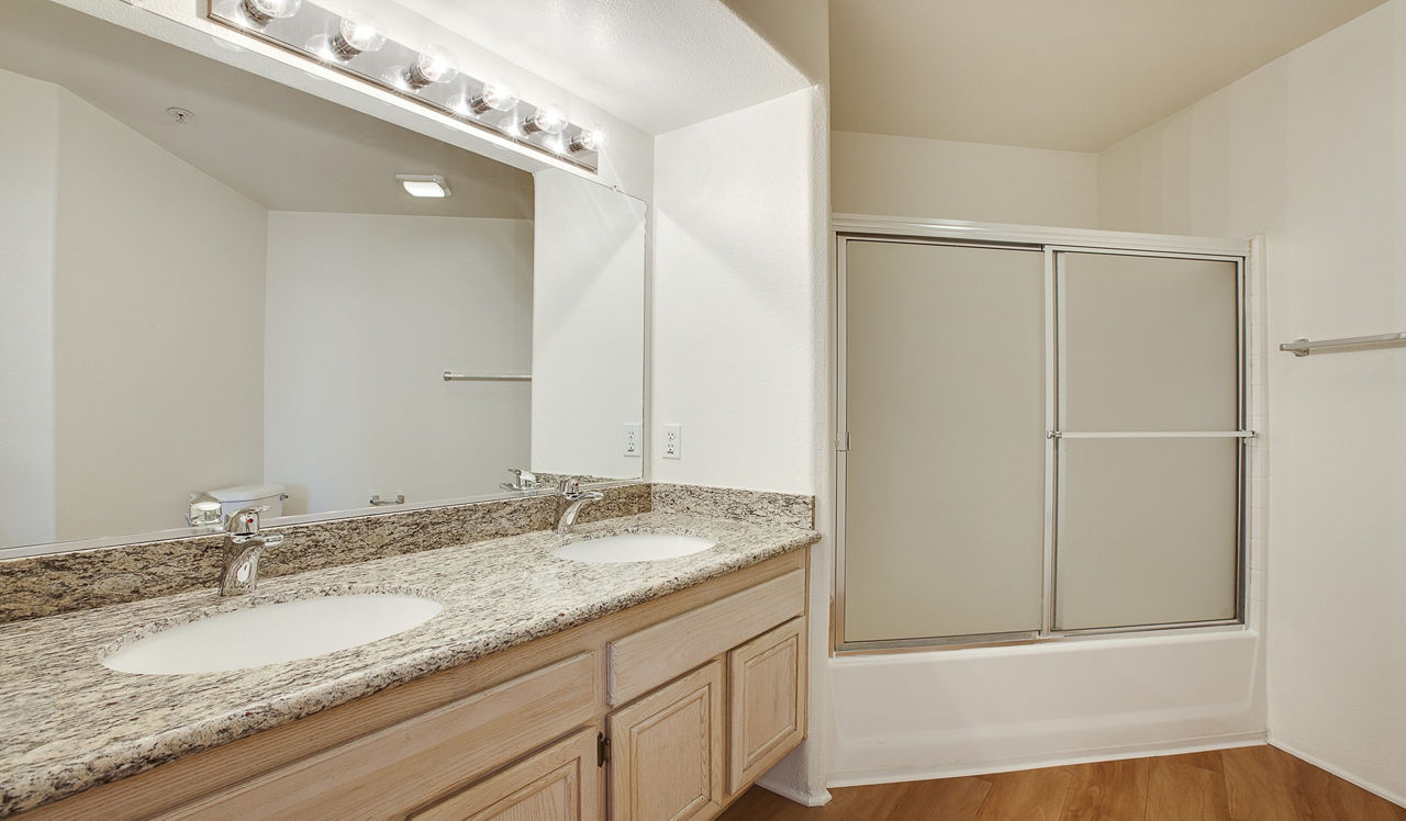 Villas at Park La Brea - Los Angeles, CA - bathroom