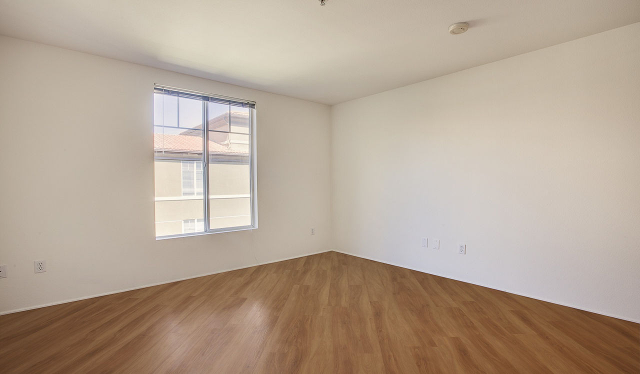 Villas at Park La Brea - Los Angeles, CA - bedroom