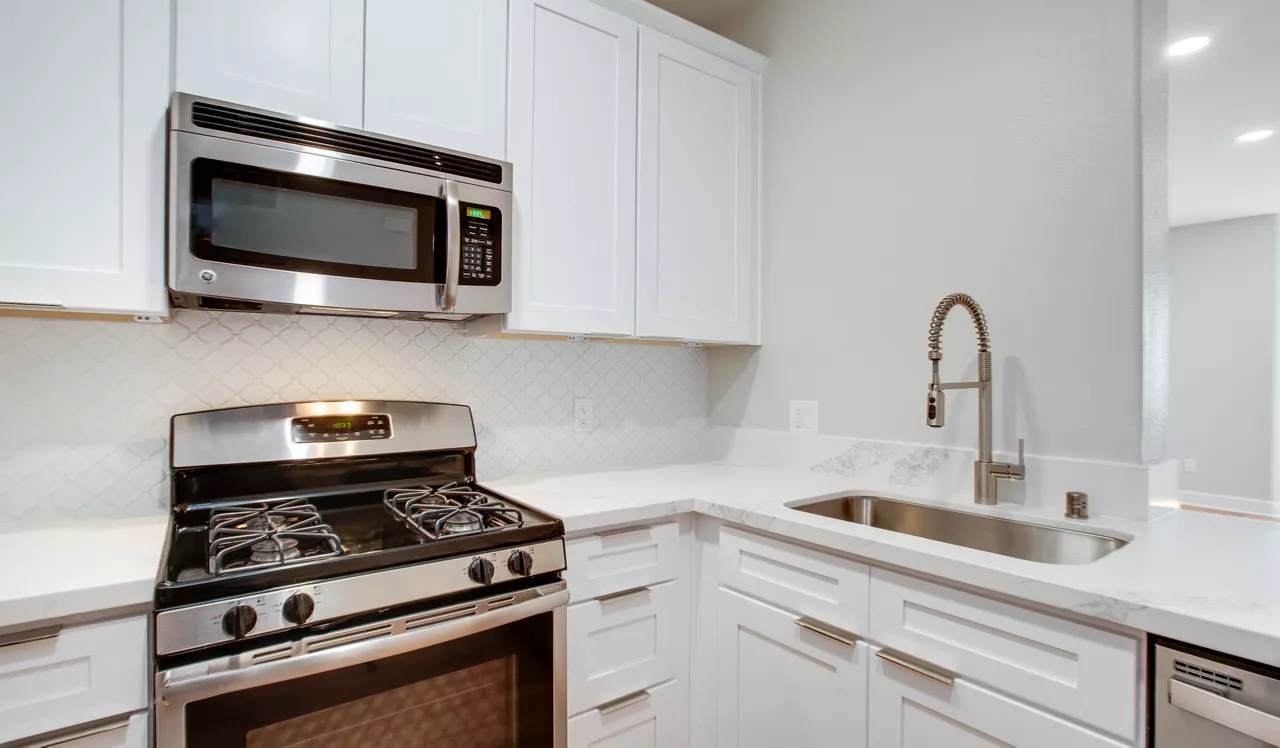 Villas at Park La Brea - Los Angeles, CA - Kitchen