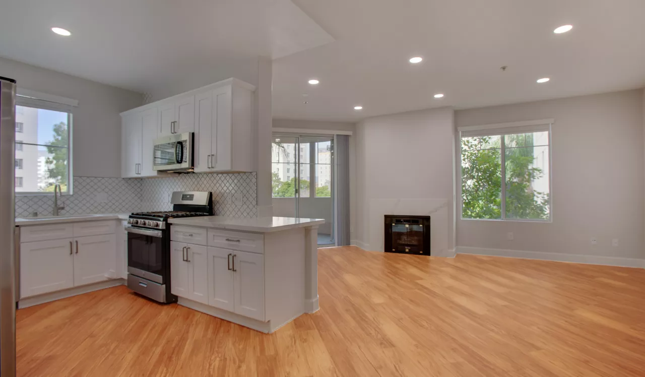 Villas at Park La Brea - Apartments in Los Angeles - Kitchen/Living Room